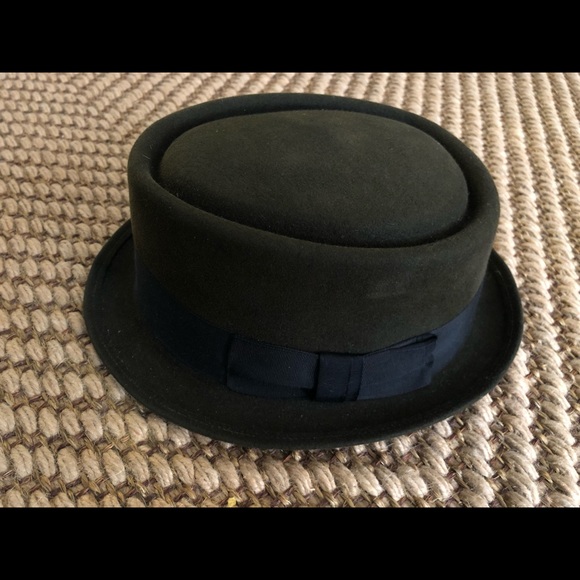 Big It Up Hat. Dark Green Porkpie. Felt material. - Picture 2 of 4